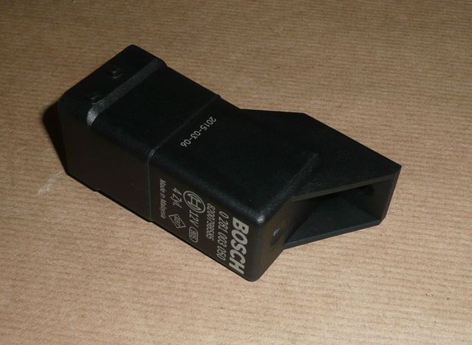 Przekaźnik świec żarowych Tatra Trafic III