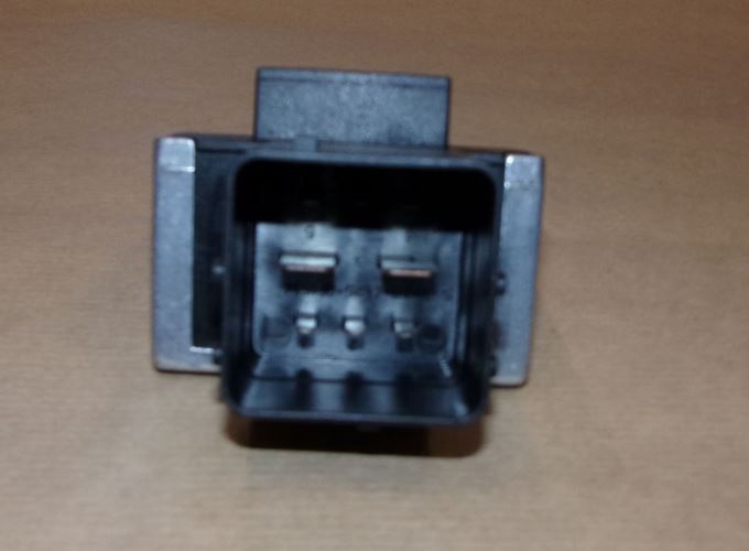 Przekaźnik świec żarowych Renault Laguna III