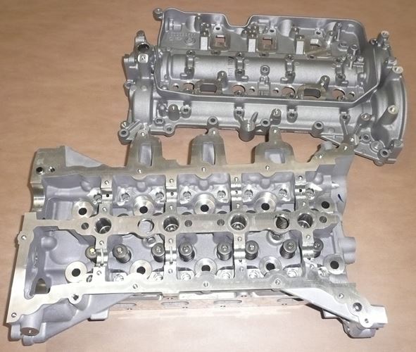 Głowica silnika Renault Trafic II III 2.0 Dci