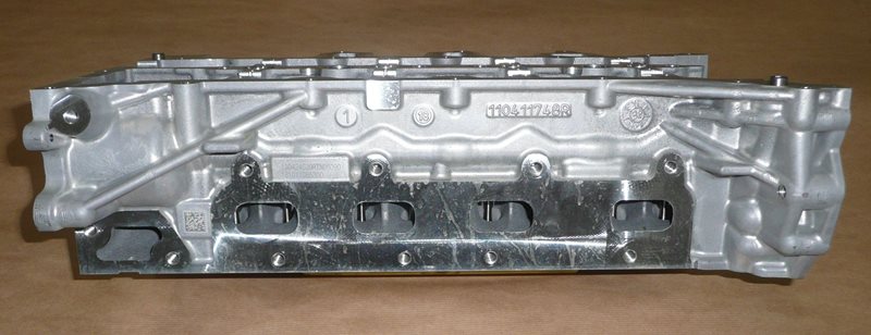Głowica silnika Renault Trafic II III 2.0 Dci