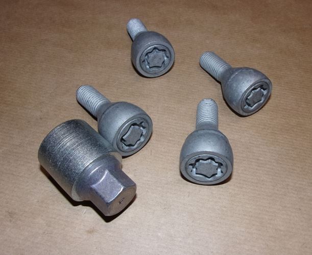 Śruby koła Renault zestaw antykradzieżowy