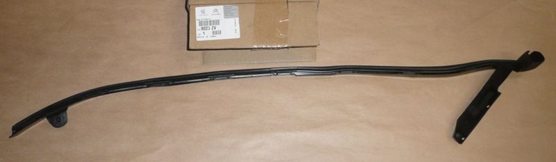 Uszczelka drzwi Citroen C4 Picasso przód