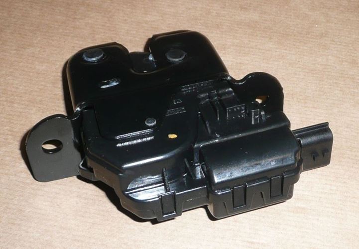 Zamek bagażnika Renault Captur