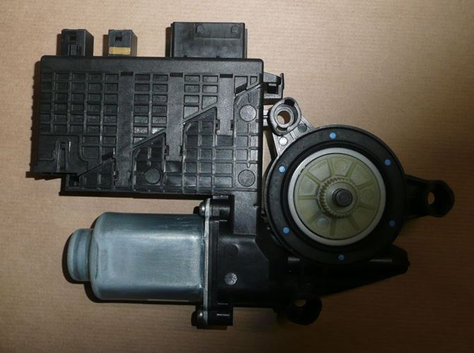 Silnik podnośnika szyby Citroen C4 Picasso lewy