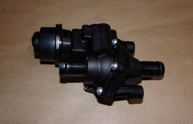 Pompa obiegu wody Renault Master III 2.3 Dci