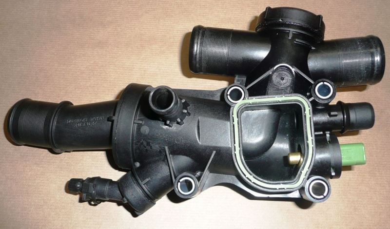 Obudowa termostatu Citroen C4 C5 C8 Jumpy III