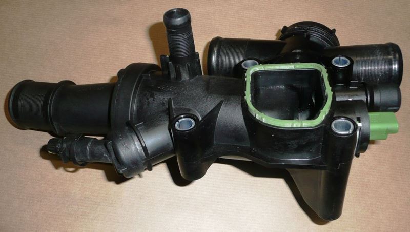 Obudowa termostatu Citroen C4 C5 C8 Jumpy III
