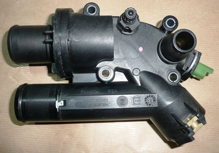 Obudowa termostatu Citroen C5 C6 Peugeot 407 2.2 Hdi