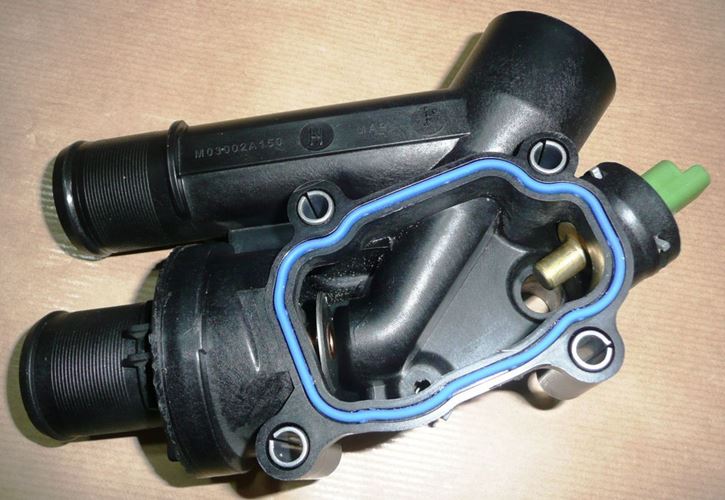 Obudowa termostatu Citroen C5 C6 Peugeot 407 2.2 Hdi