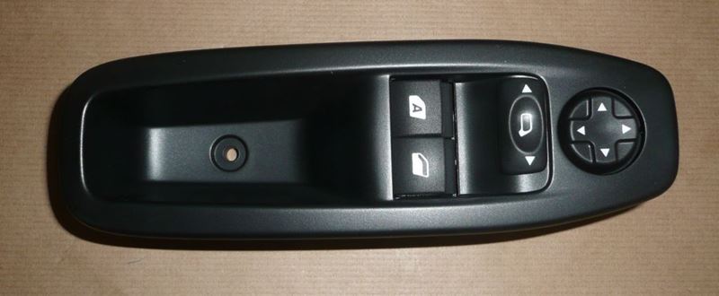 Przycisk podnoszenia i opuszczania szyb Peugeot 208