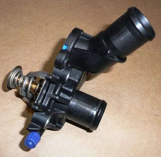 Obudowa termostatu Citroen C1 C3 Peugeot 108 1.2 Vti