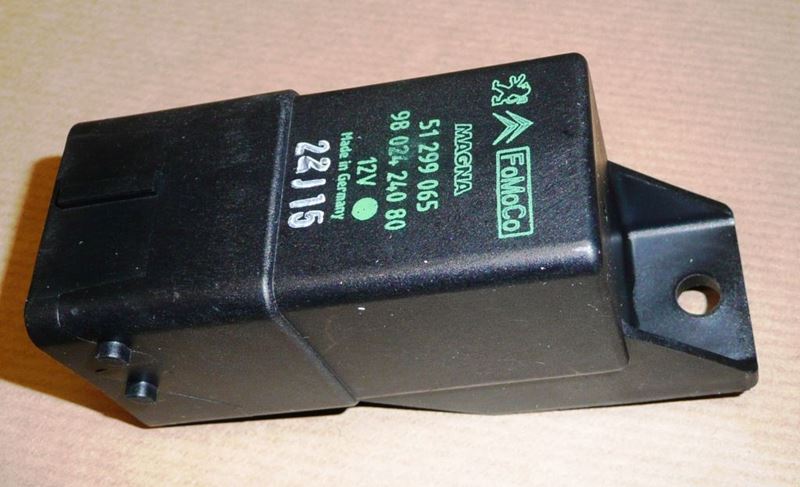 Przekaźnik świec żarowych Peugeot Citroen 1.6 Hdi