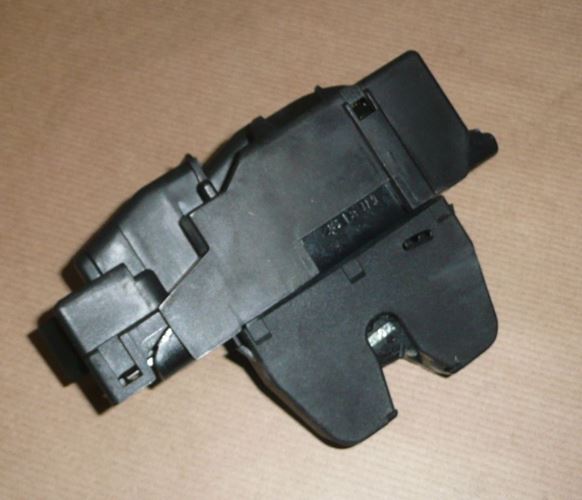 Zamek bagażnika Peugeot 308, 3008