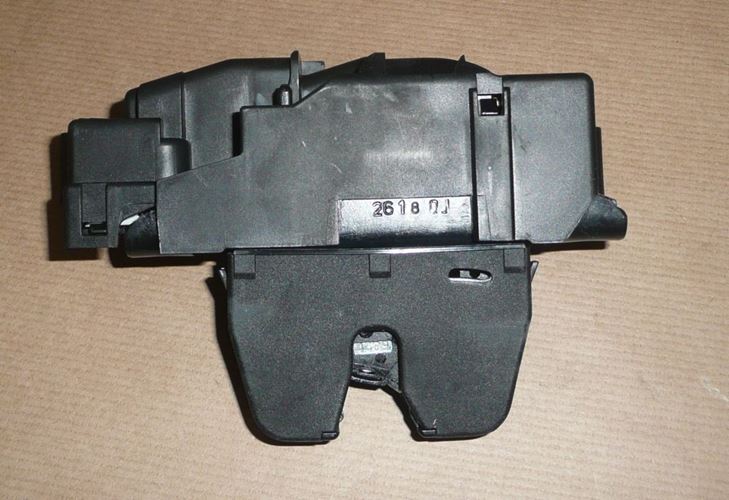 Zamek bagażnika Peugeot 308, 3008
