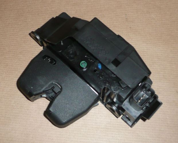 Zamek bagażnika Peugeot 308, 3008