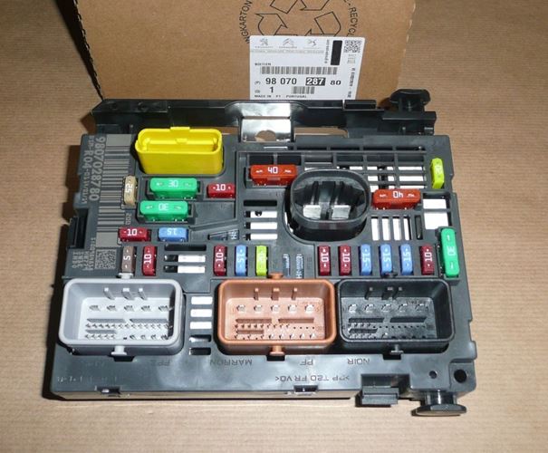 Skrzynka bezpieczników Citroen Berlingo III