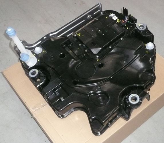 Zbiornik AdBlue Peugeot 3008 Citroen C4 II 1.6 Hdi