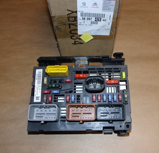 Skrzynka bezpieczników Citroen C4 Peugeot 307