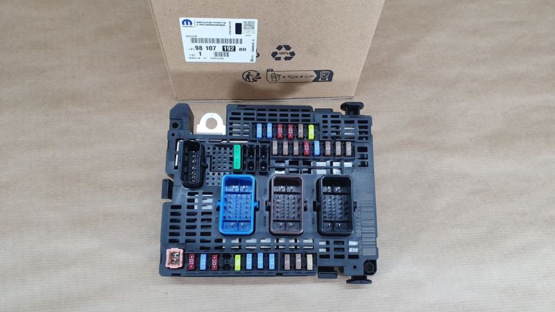 Skrzynka bezpieczników Citroen DS5 1.6 Blue Hdi