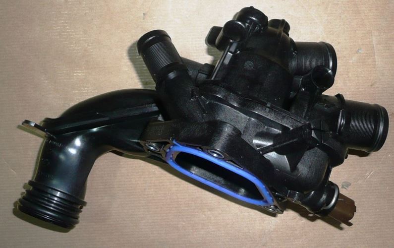 Obudowa termostatu Citroen C4 DS3/4 Peugeot 207 RCZ