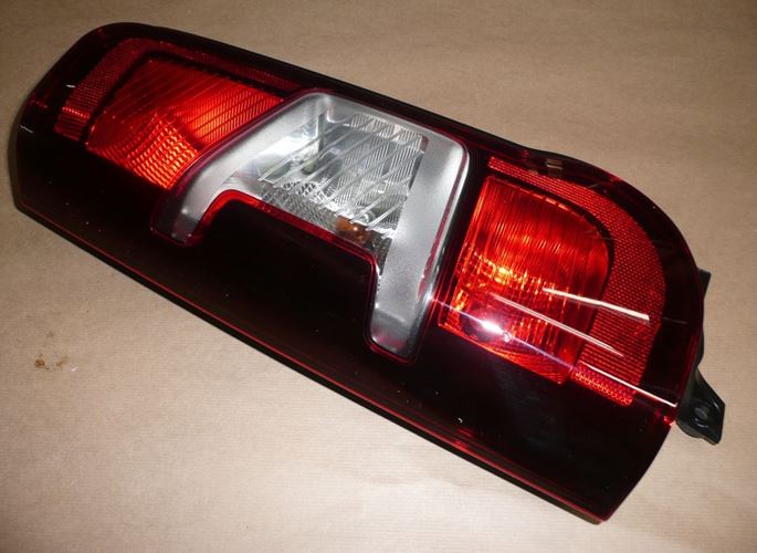 Lampa tylna zespolona Citroen Berlingo III lewa