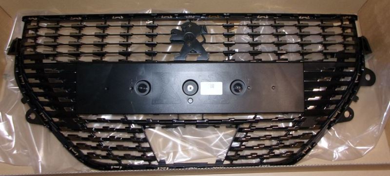 Kratka grilla Peugeot 208