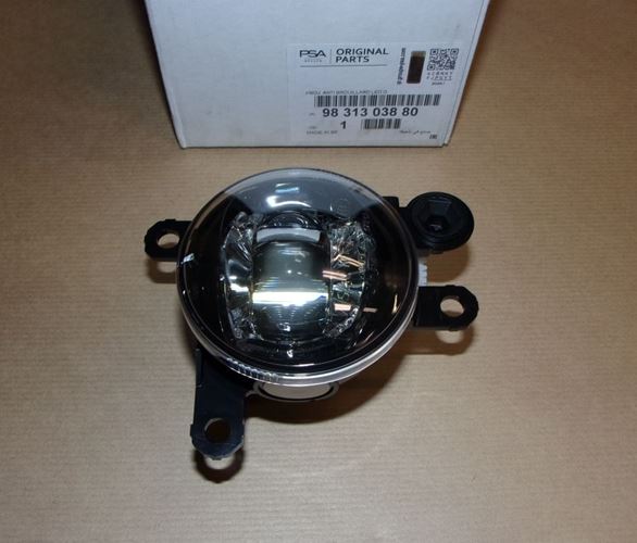 Lampa przeciwmgłowa Peugeot 2008 przód