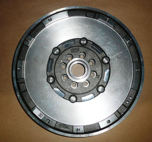 Koło dwumasowe Citroen C4 Peugeot 3008 2.0 Hdi