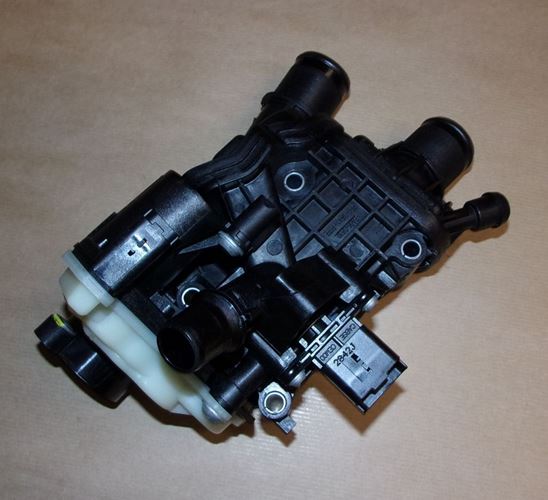 Obudowa termostatu Citroen C5 X7 2.0/2.2 Hdi
