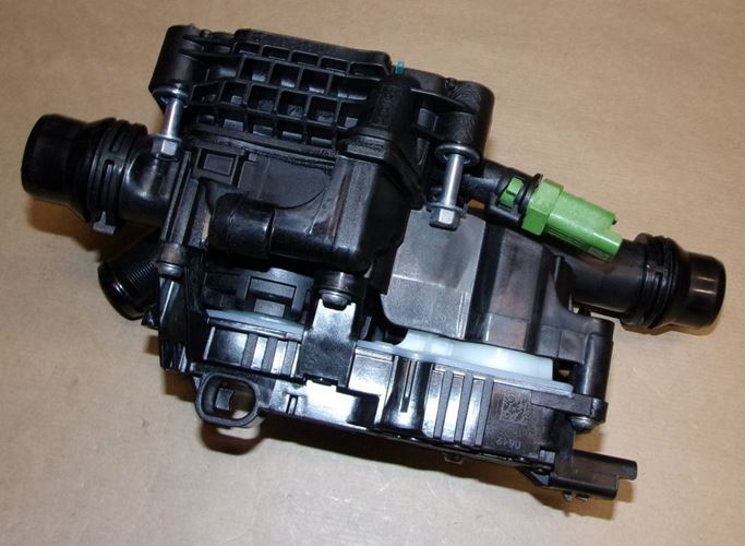 Obudowa termostatu Citroen C3 C4 Peugeot 208 301 308