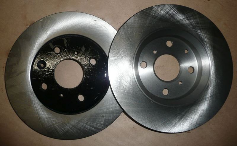 Tarcza hamulcowa komplet Citroen C1 Peugeot 107 przód