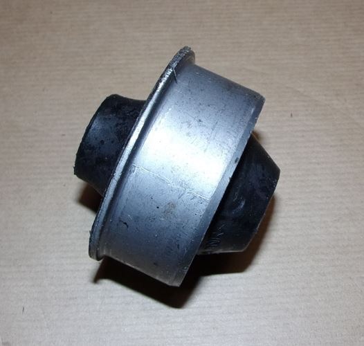 Tuleja wahacza Peugeot 206