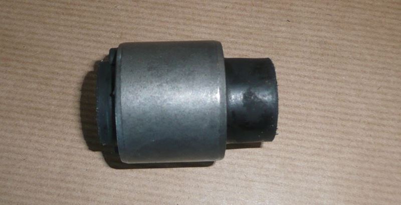 Tuleja wahacza Peugeot 106 Citroen Saxo