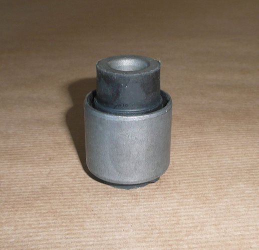 Tuleja wahacza Peugeot 106 Citroen Saxo