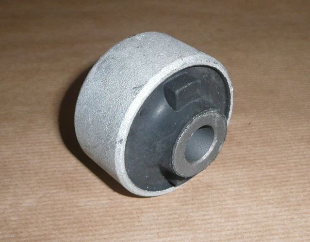 Tuleja wahacza Peugeot 207