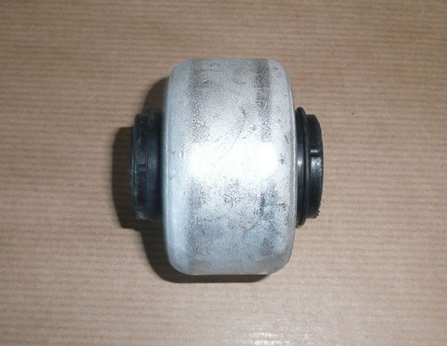 Tuleja wahacza Peugeot 207