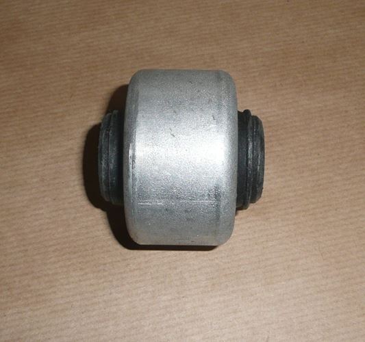 Tuleja wahacza Peugeot 206 206+