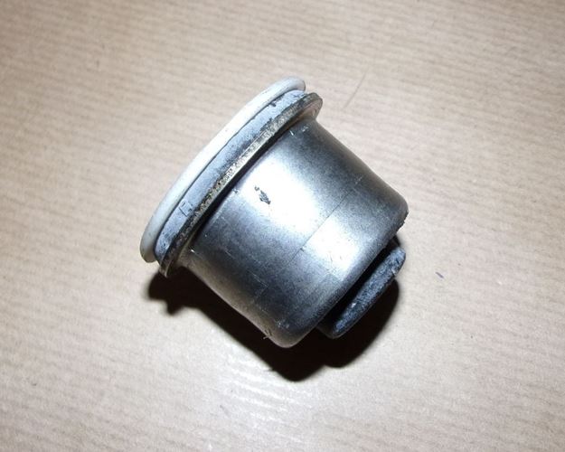 Tuleja wahacza Citroen C5 C6 Peugeot 407 górna przód