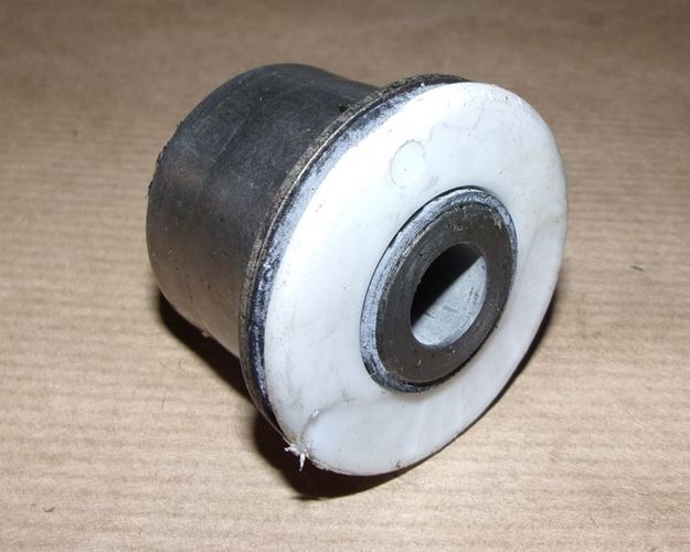 Tuleja wahacza Citroen C5 C6 Peugeot 407 górna przód