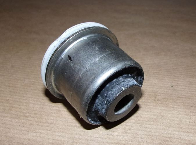 Tuleja wahacza Citroen C5 C6 Peugeot 407 górna przód