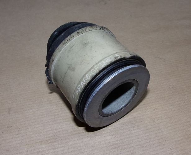 Tuleja tylnego wahacza Renault Megane III