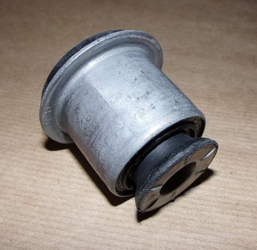 Tuleja wahacza Citroen C5 C6 Peugeot 407 tył górna