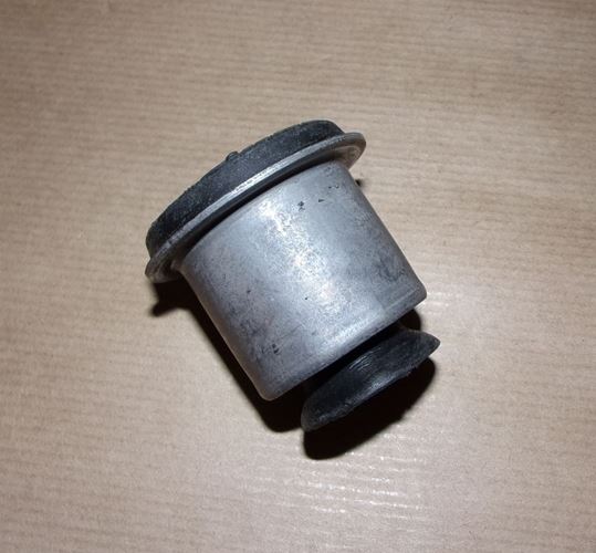Tuleja wahacza Citroen C5 C6 Peugeot 407 tył górna
