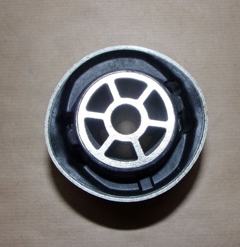 Tuleja tylnej belki Citroen C3 Picasso Peugeot 207