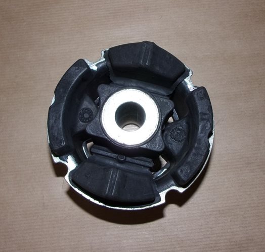 Tuleja tylnej belki Citroen C5 II