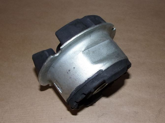 Tuleja tylnej belki Citroen C5 II