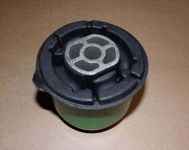 Tuleja tylnej belki Citroen Berlingo III