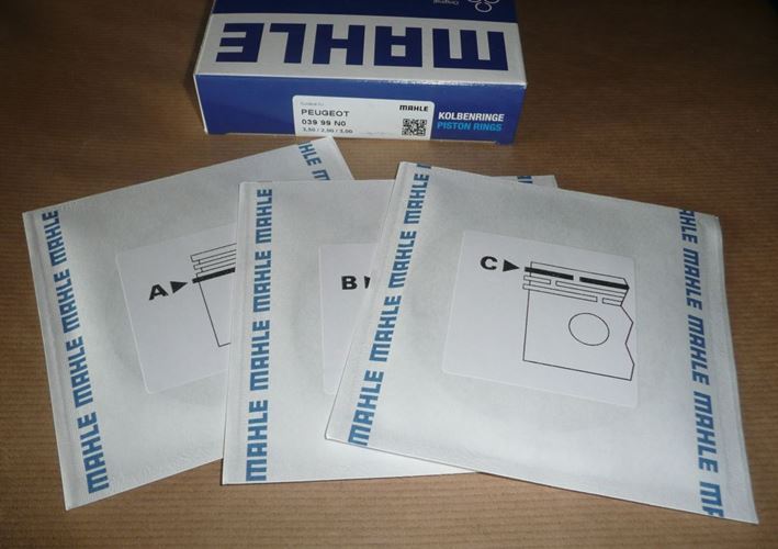 Pierścienie tłoka Citroen C4 C5 Peugeot 407 2.0 Hdi