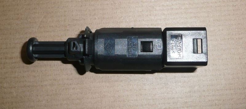 Włącznik świateł stopu Renault Clio II Megane