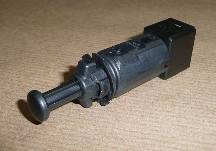 Włącznik świateł stopu Renault Clio II Megane